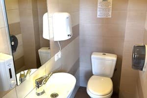 Мини-отель Ажио. Эконом 6-местный номер с общей ванной комнатой 8