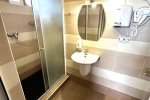 Мини-отель Ажио. Эконом 6-местный номер с общей ванной комнатой 7