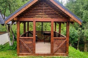 Коттедж Alfa Plus. Семейный трехместный коттедж около ручья 3