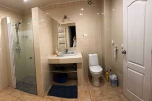 Біля ставка 3