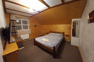 Біля ставка 8