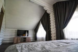 Отель Canada. Коттедж трехместный с 1 спальней 1