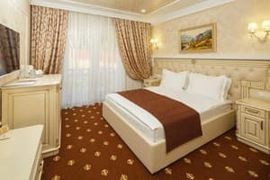 Спа-отель Chevalier Hotel & SPA. Делюкс двухместный з видом на внутренний двор 3