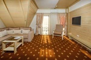 Спа-отель Chevalier Hotel & SPA. Люкс 4-местный  4