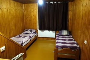 Хостел Дараба. Место в общем трехместном номере  1