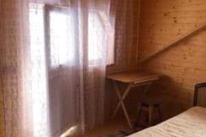 Частная усадьба Домашний уют. Стандарт трехместный с санузлом в номере 1