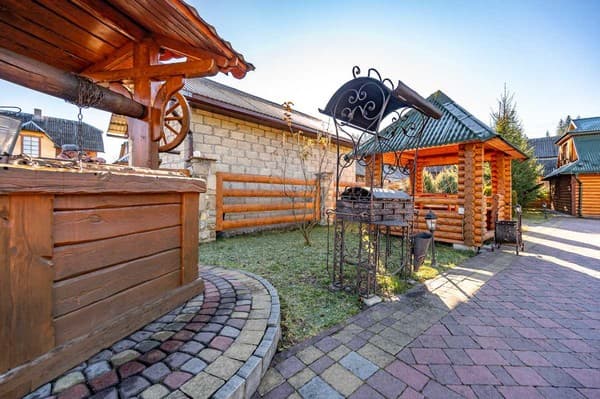 Emerald House 12