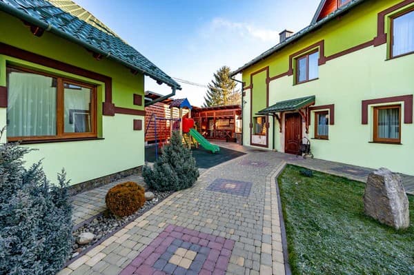 Emerald House 5