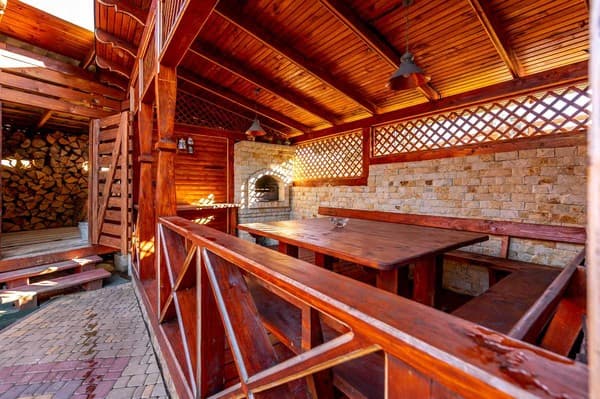 Emerald House 6