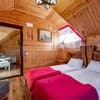 Апарт-отель Emerald House. Апартаменты 4-местный с двумя спальнями и видом на горы 3