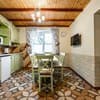 Апарт-отель Emerald House. Апартаменты 4-местный с двумя спальнями и видом на горы 7