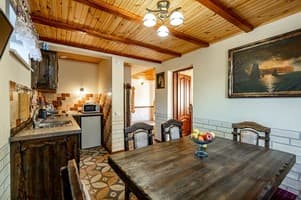 Апарт-отель Emerald House. Апартаменты 4-местный с двумя спальнями и видом на горы 12