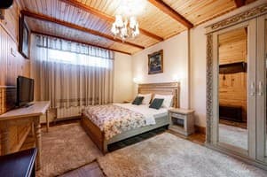 Апарт-отель Emerald House. Апартаменты 4-местный с двумя спальнями и видом на горы 16