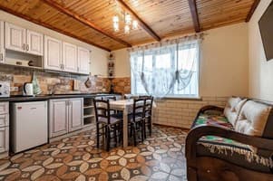 Апарт-отель Emerald House. Апартаменты 4-местный улучшенные с балконом и видом на горы 3