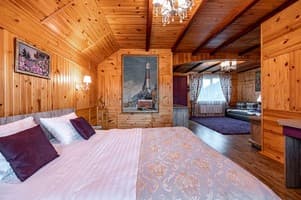 Апарт-отель Emerald House. Апартаменты 6-местный семейные с балконом и видом на горы 4