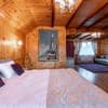 Апарт-отель Emerald House. Апартаменты 6-местный семейные с балконом и видом на горы 4