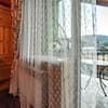 Апарт-отель Emerald House. Апартаменты 6-местный семейные с балконом и видом на горы 7