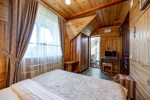 Апарт-отель Emerald House. Апартаменты двухместный улучшенные с видом на горы 4