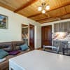 Апарт-отель Emerald House. Апартаменты двухместный улучшенные с видом на горы 5