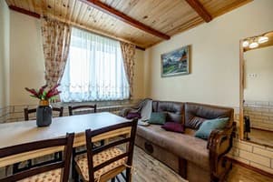 Апарт-отель Emerald House. Апартаменты двухместный улучшенные с видом на горы 2