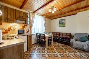 Апарт-отель Emerald House. Апартаменты двухместный улучшенные с видом на горы 3