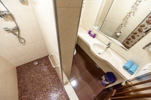 Апарт-отель Emerald House. Апартаменты двухместный улучшенные с видом на горы 12