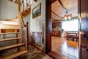 Апарт-отель Emerald House. Коттедж 6-местный панський с двумя спальнями 1