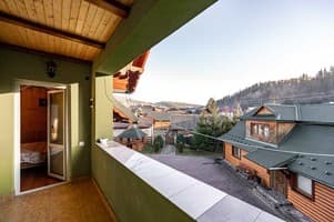 Апарт-отель Emerald House. Коттедж 6-местный панський с двумя спальнями 13