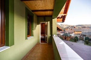 Апарт-отель Emerald House. Коттедж 6-местный панський с двумя спальнями 7