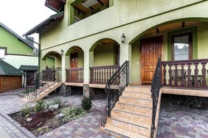 Апарт-отель Emerald House. Коттедж 6-местный панський с двумя спальнями 8