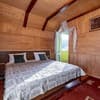 Апарт-отель Emerald House. Коттедж 6-местный панський с двумя спальнями 6