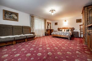 Апарт-отель Emerald House. Коттедж 6-местный сельская хата с печью 9
