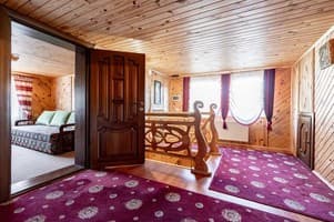 Апарт-отель Emerald House. Коттедж 6-местный сельская хата с печью 3