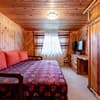 Апарт-отель Emerald House. Коттедж 6-местный сельская хата с печью 7