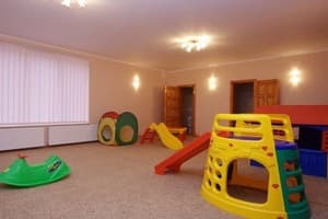 Эрней Лаз 10