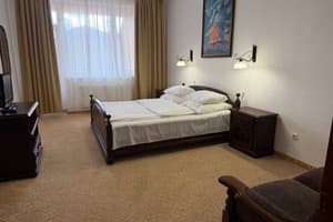 Отель Эрней Лаз. Люкс 4-местный  1