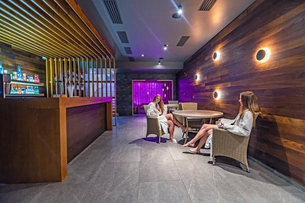 F&B SPA RESORT 33
