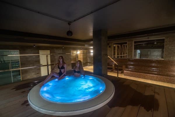 F&B SPA RESORT 35