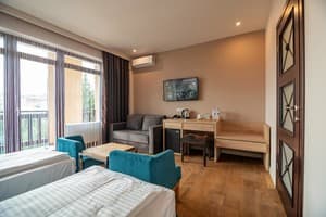 Спа-отель F&B SPA RESORT. Делюкс 4-местный двухкомнатный BURSHTYN 4