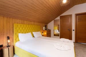 Гостинично-ресторанный комплекс GOOD Days Shale Resort. Стандарт трехместный в шале Міні 3