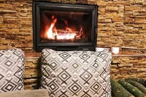 Гостинично-ресторанный комплекс ГУК. Люкс 4-местный с камином в коттедже №23 3