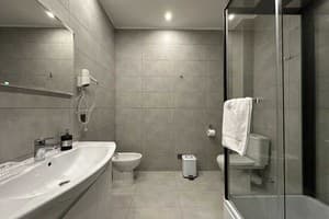 Гостинично-ресторанный комплекс Гірський Континент. Делюкс трехместный  5