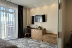 Гостинично-ресторанный комплекс Гірський Континент. Делюкс трехместный  4