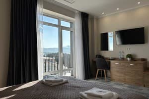 Гостинично-ресторанный комплекс Гірський Континент. Делюкс трехместный  2