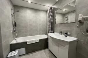 Гостинично-ресторанный комплекс Гірський Континент. Делюкс трехместный  9