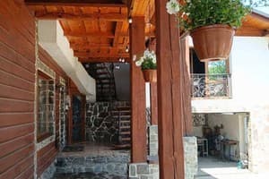 Хата в Карпатах  2