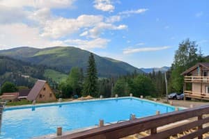 Коттедж Хатки на пеньках