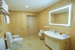 Отель Home Hotel. Люкс 4-местный + 2 доп. места 5