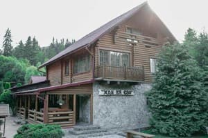 Отель Жди ня Єво