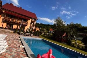 Купецький Двір 12